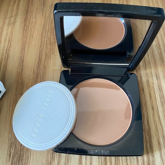 Bobbi Brown Sheer Finish Pressed Setting Powder Golden Brown, NWT - Picture 2 of 7